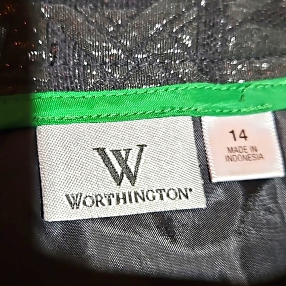 Worthington | Black Textured Straight Skirt - Picture 7 of 9